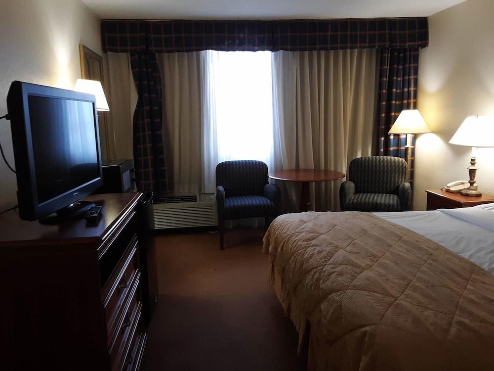Norwood Inn Hudson Экстерьер фото