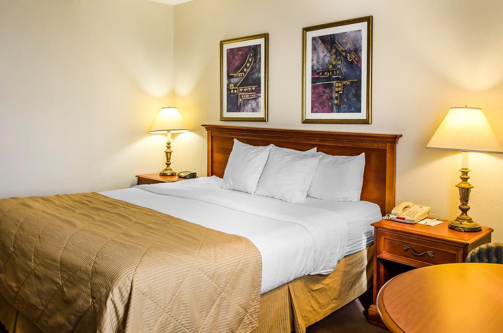 Norwood Inn Hudson Экстерьер фото