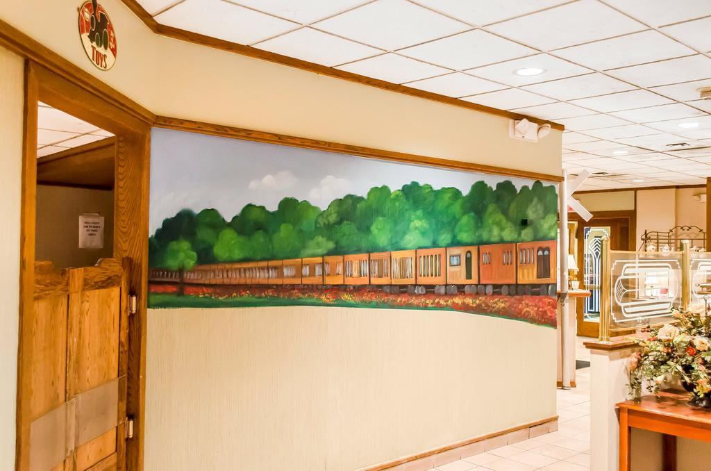Norwood Inn Hudson Экстерьер фото
