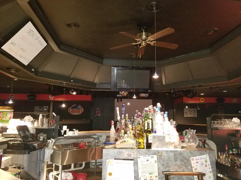 Norwood Inn Hudson Экстерьер фото