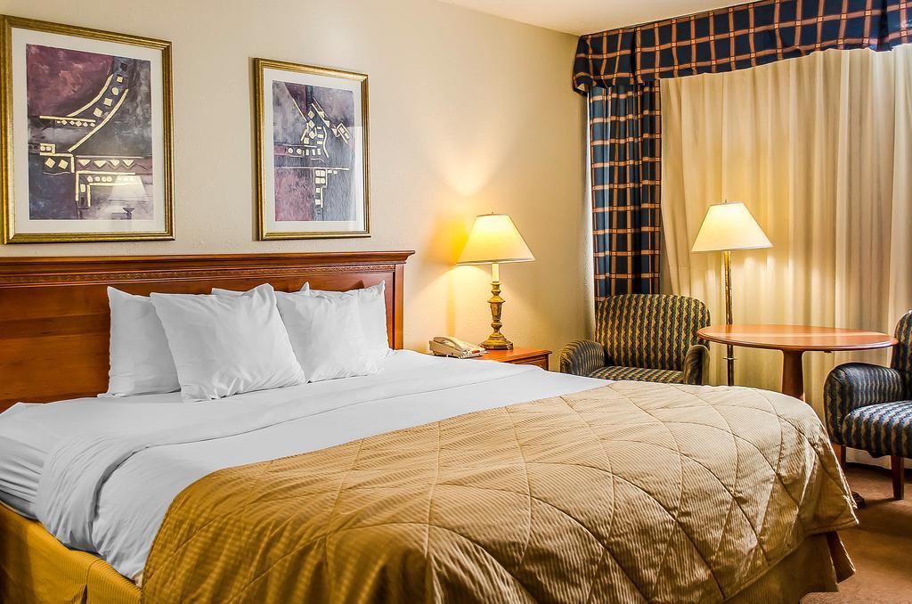 Norwood Inn Hudson Экстерьер фото