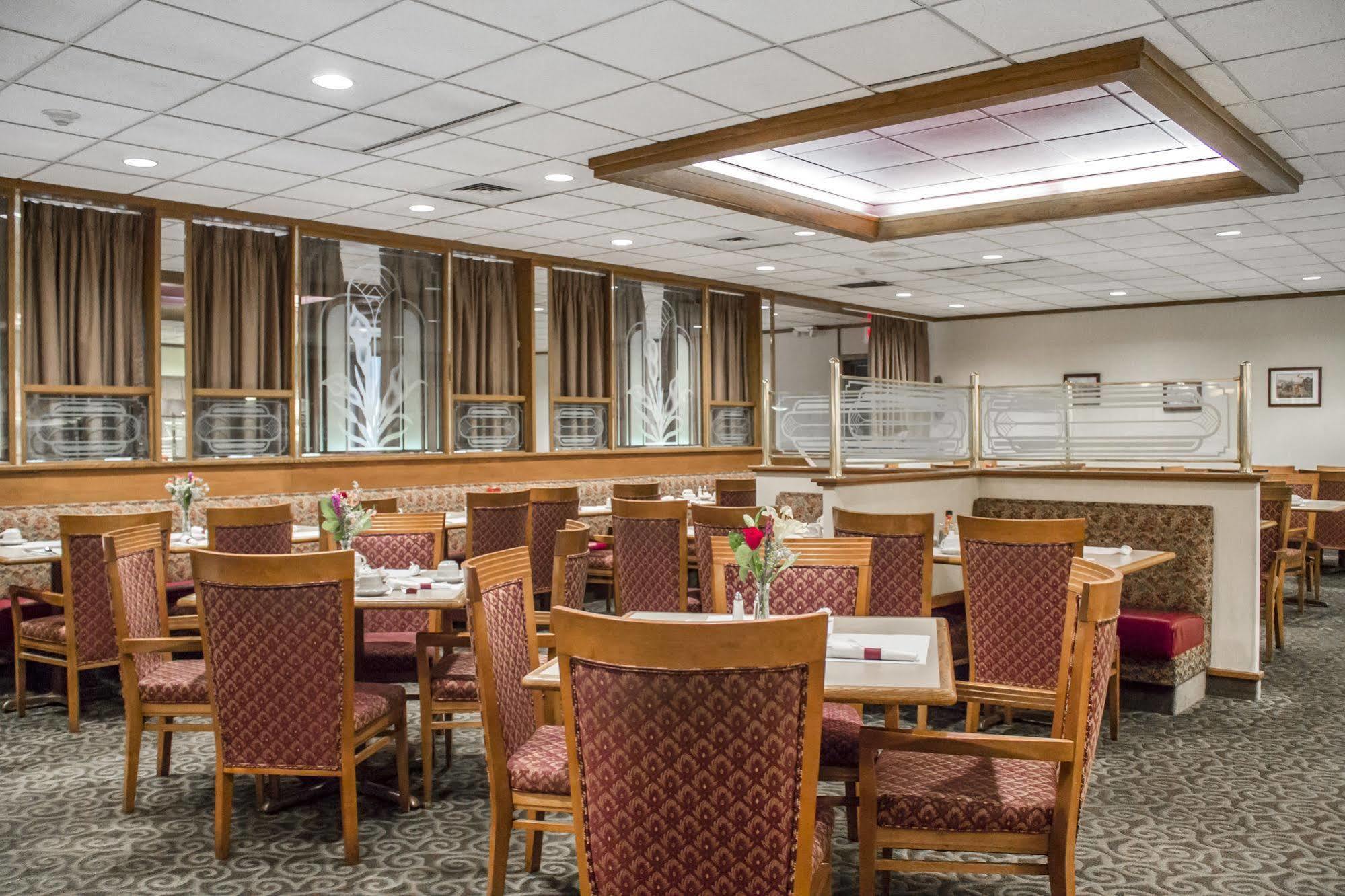Norwood Inn Hudson Экстерьер фото