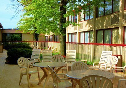 Norwood Inn Hudson Экстерьер фото