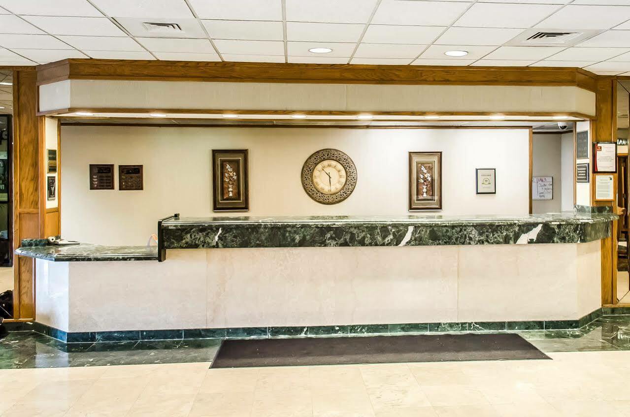 Norwood Inn Hudson Экстерьер фото
